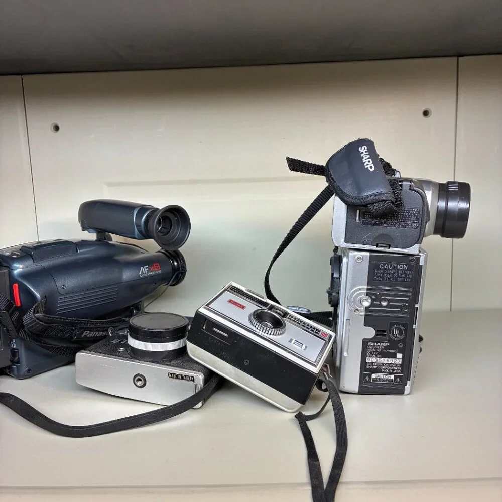 Camera Lot Bundle Sharp VL-H860U Camcorder Panasonic AF X8 YUNON DX-3 Instamatic